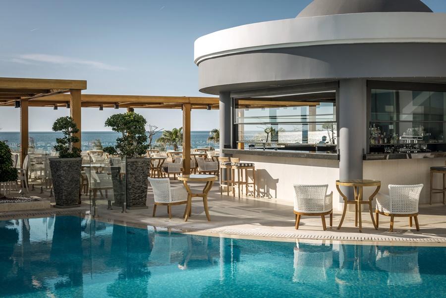 미트시스 알릴라 리조트 앤 스파 팔리라키 외부 사진 The pool at the hotel
