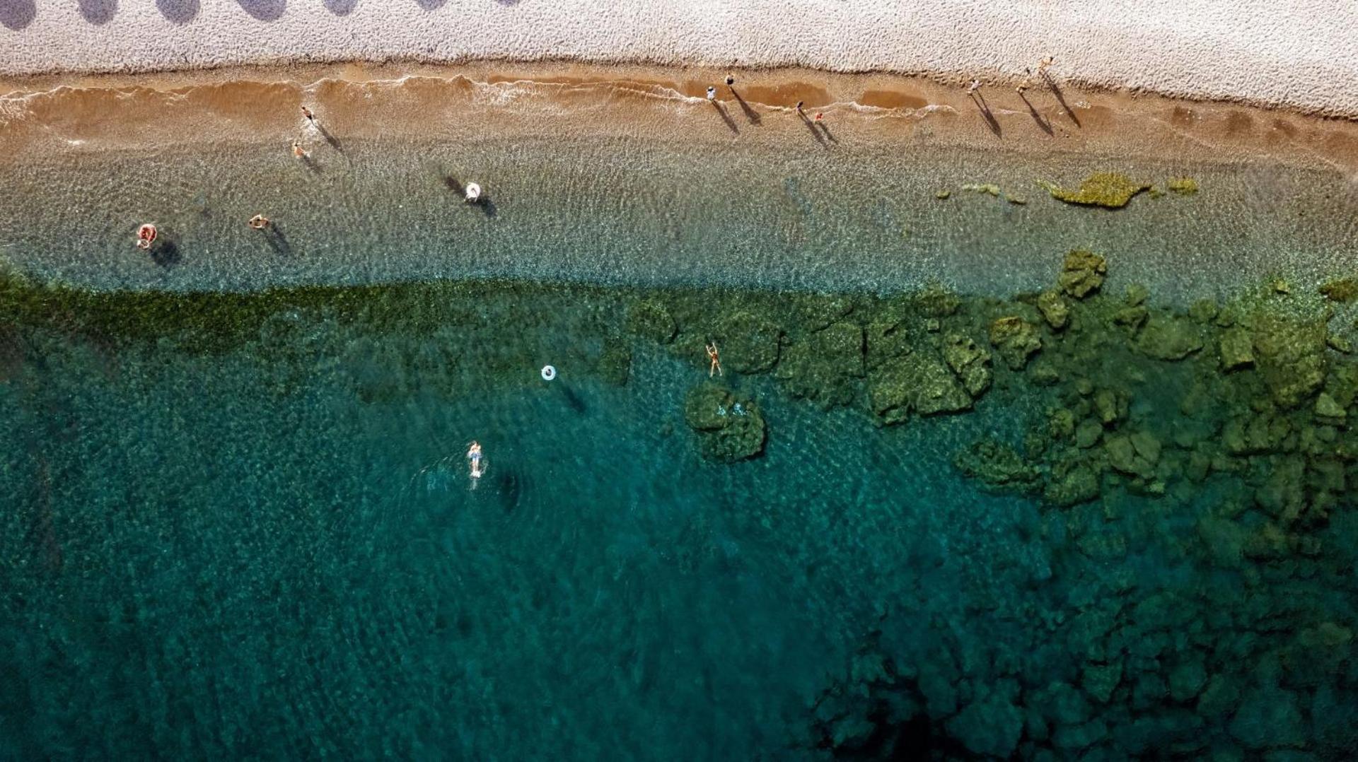 미트시스 알릴라 리조트 앤 스파 팔리라키 외부 사진 The blue hole at Blue Grotto