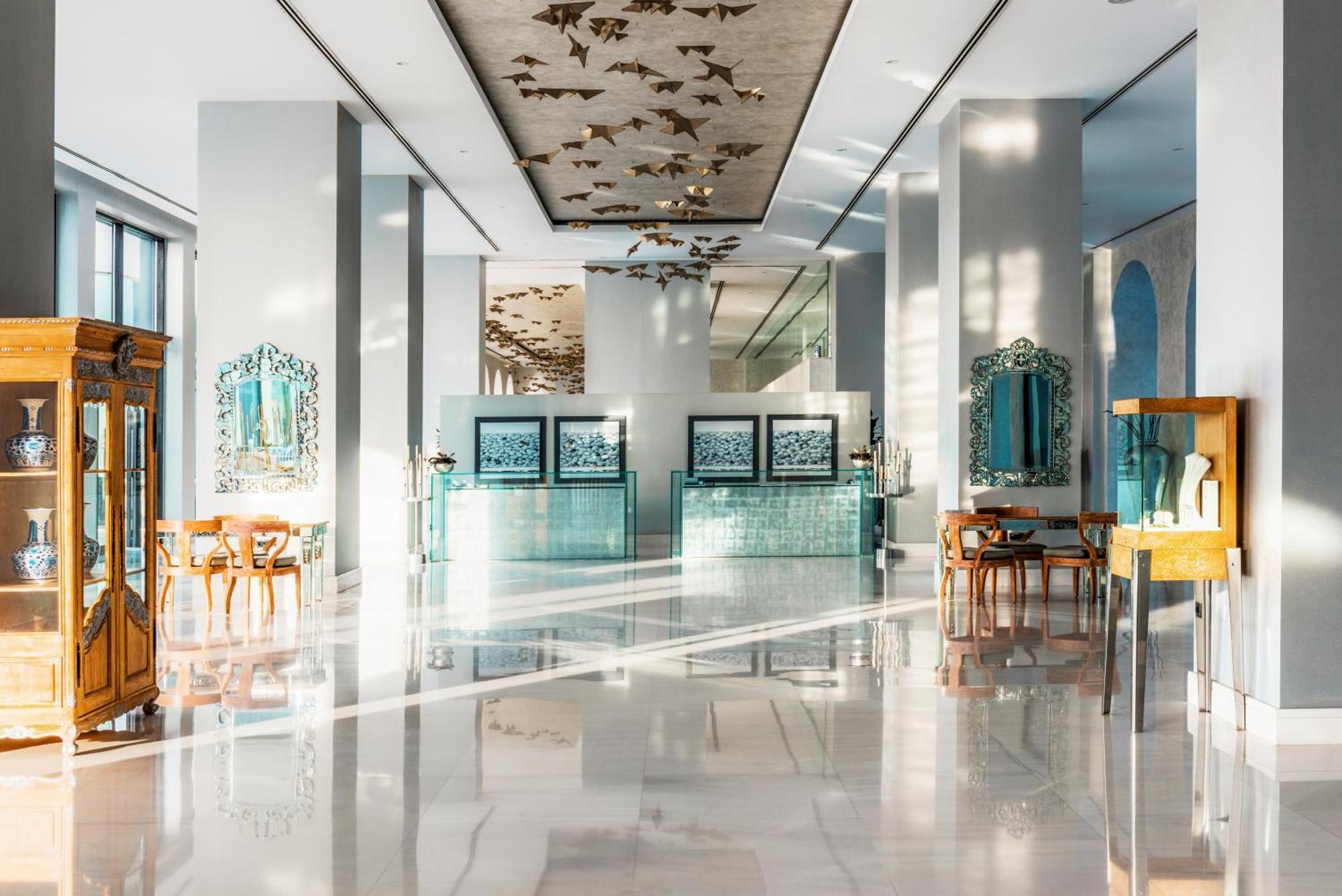 미트시스 알릴라 리조트 앤 스파 팔리라키 외부 사진 The interior of the museum
