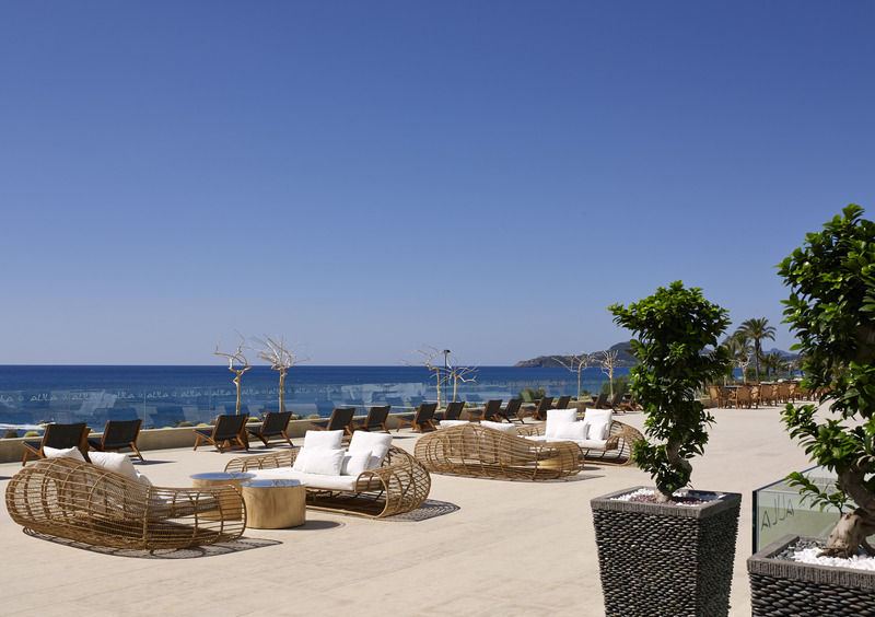 미트시스 알릴라 리조트 앤 스파 팔리라키 외부 사진 The beach at the Westin Resort & Spa, Playa del Duque, Tenerife