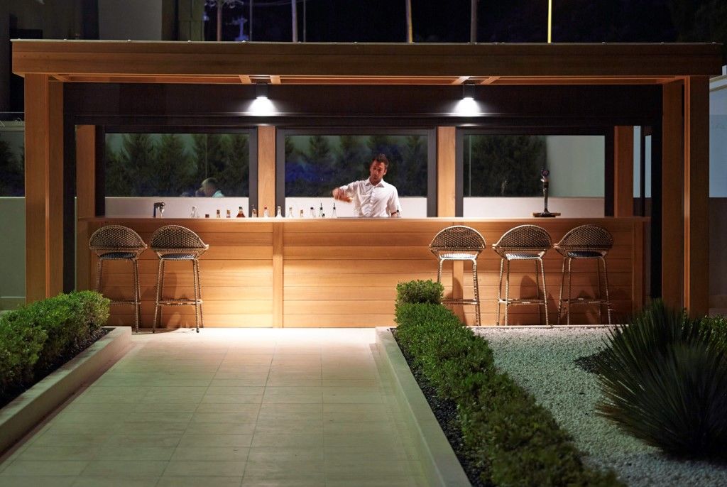 미트시스 알릴라 리조트 앤 스파 팔리라키 외부 사진 The bar at the pool