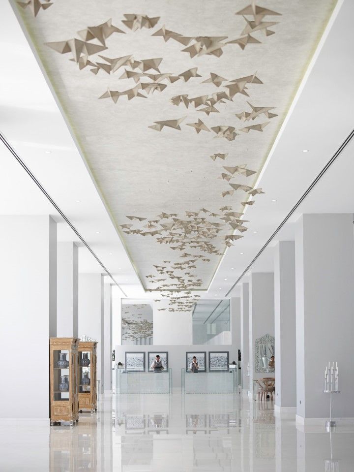미트시스 알릴라 리조트 앤 스파 팔리라키 외부 사진 The ceiling of the museum