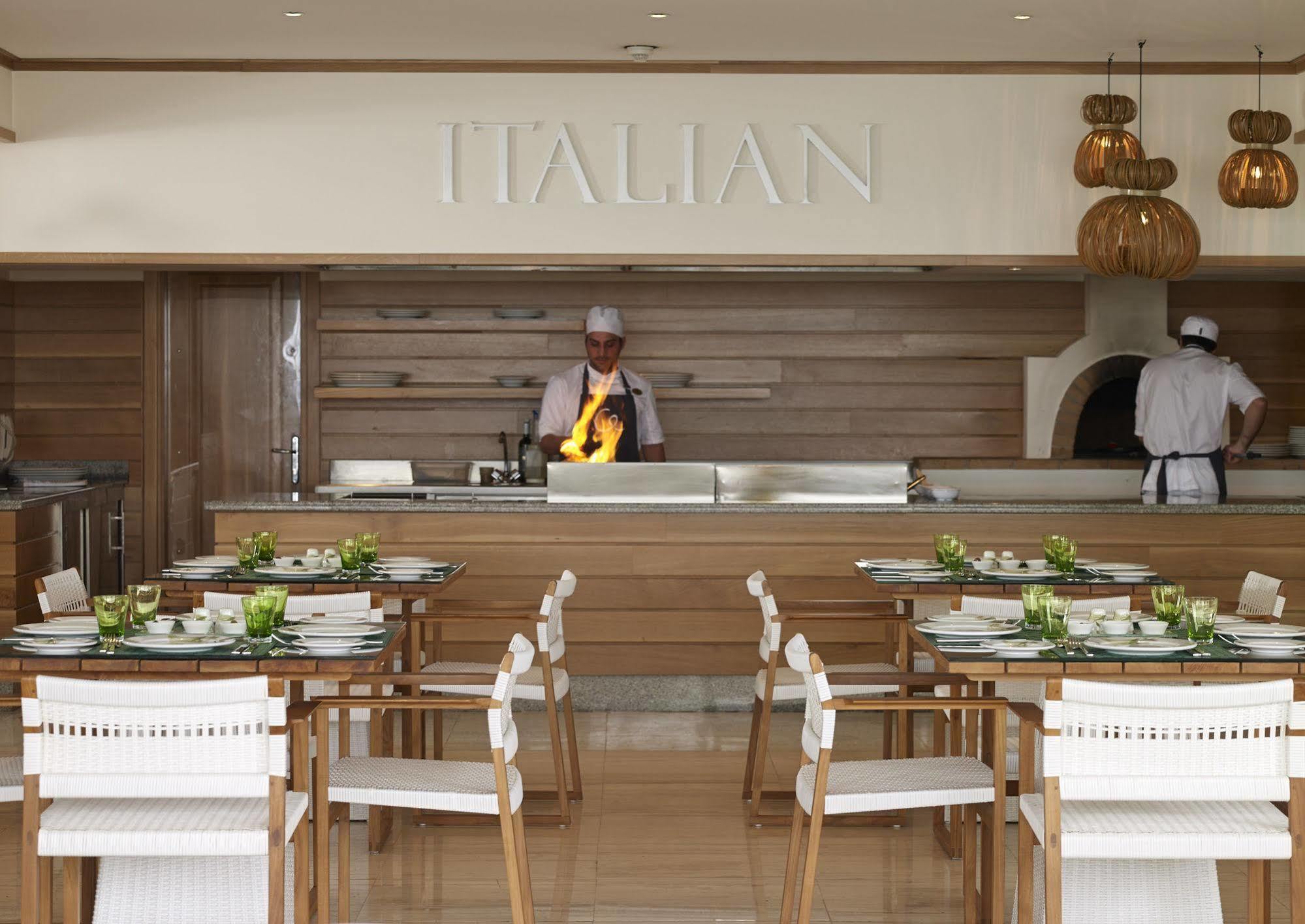 미트시스 알릴라 리조트 앤 스파 팔리라키 외부 사진 Italian restaurant